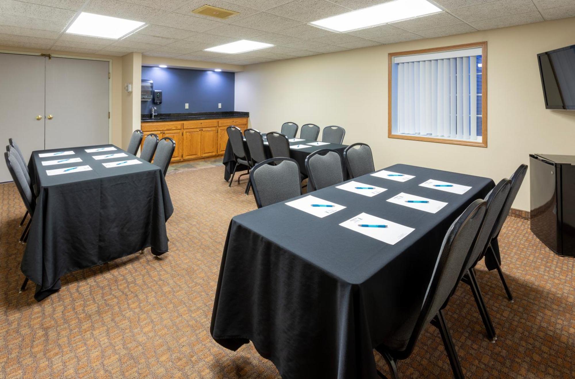 Paynesville Inn & Suites Luaran gambar