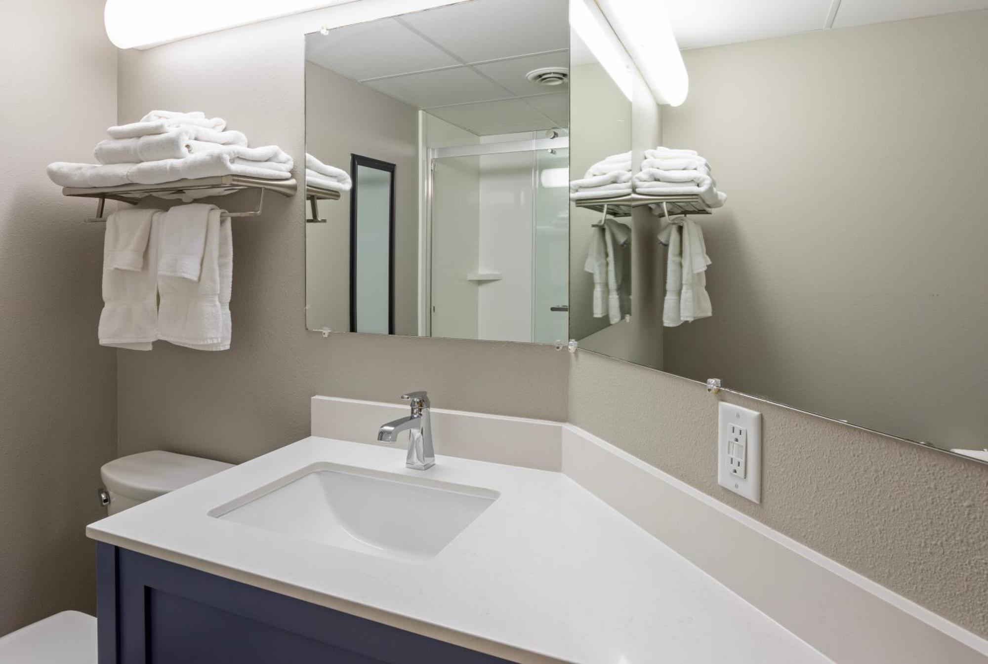Paynesville Inn & Suites Bilik gambar