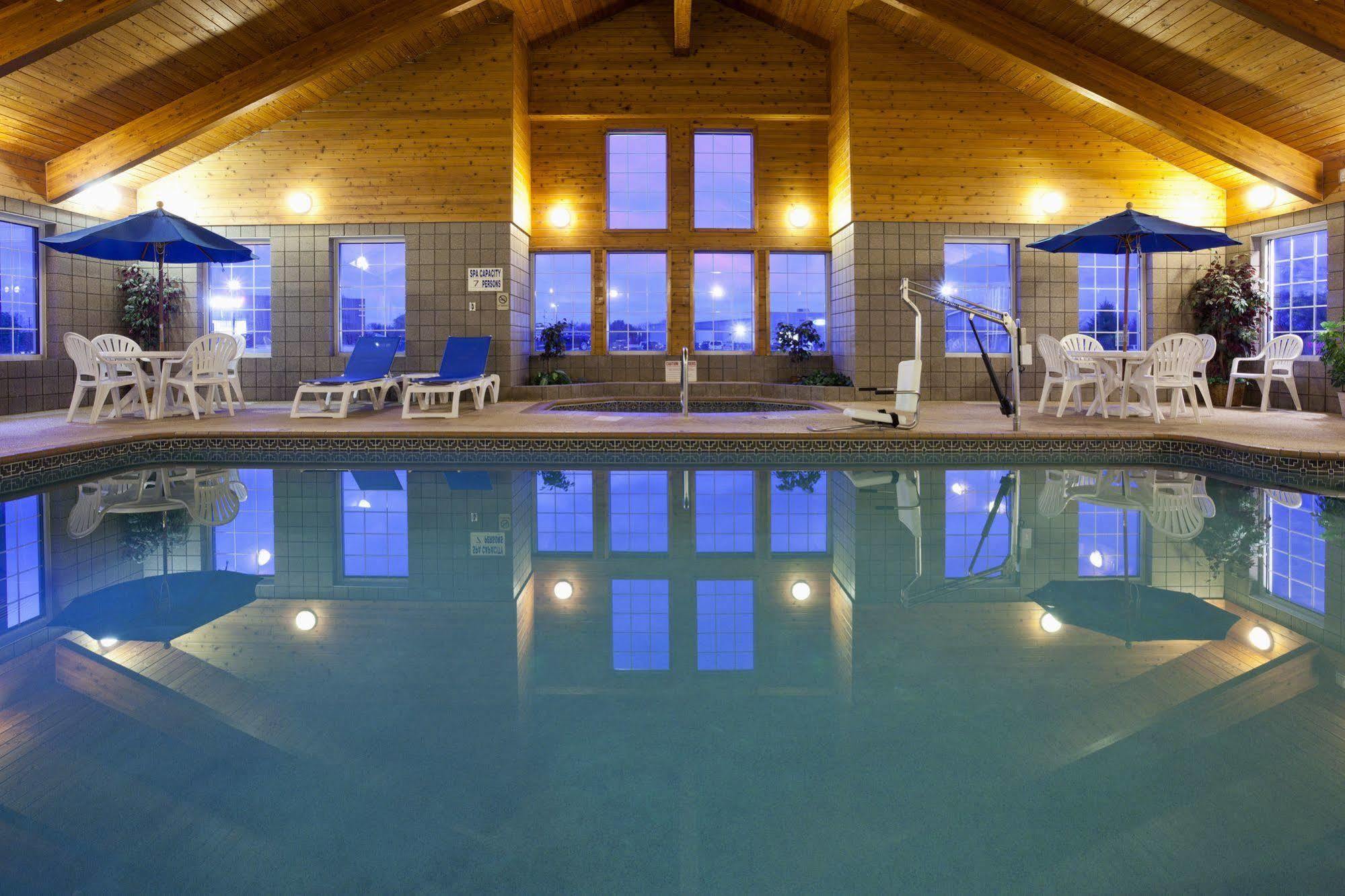 Paynesville Inn & Suites Luaran gambar